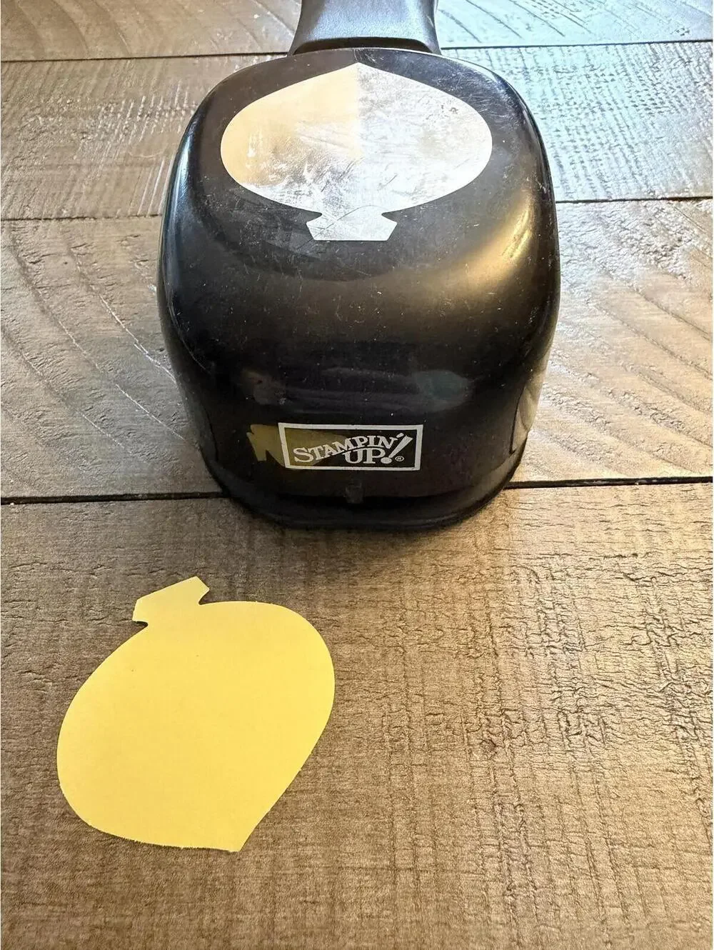 Stampin’ Up ornament shape punch
